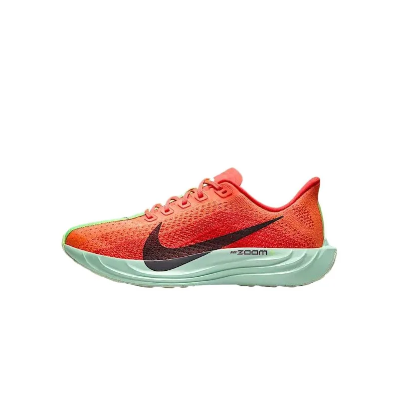 Nike Pegasus Plus Red Women's  - Lightweight Road Running Shoes 评论和价格